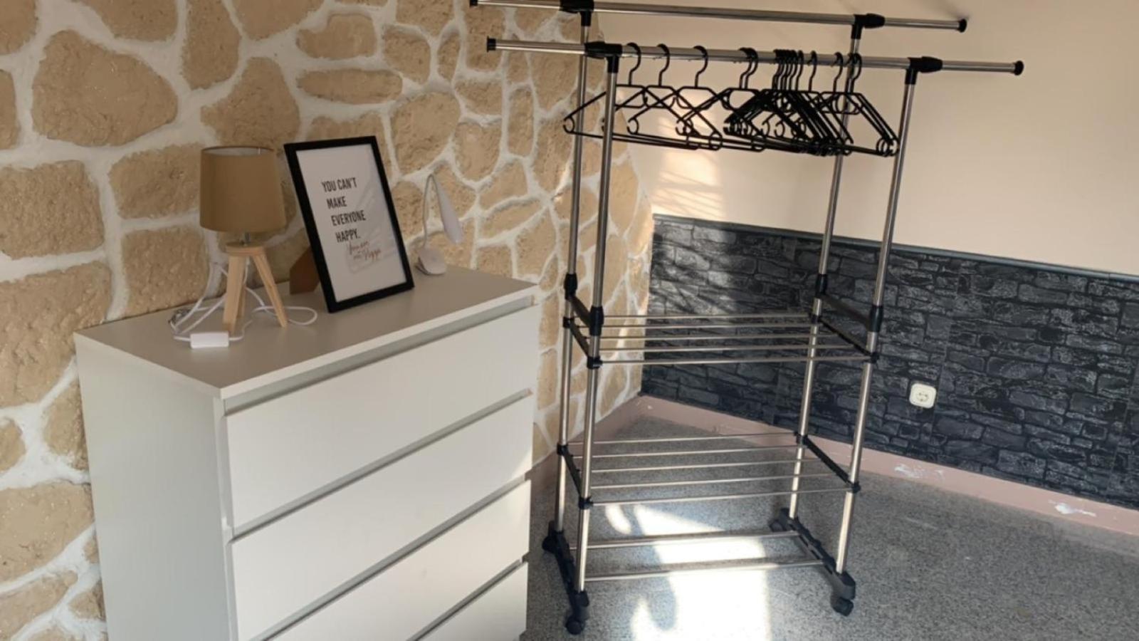 Zimmer In Wohnung, Monteure, Zentral, Enger Luaran gambar