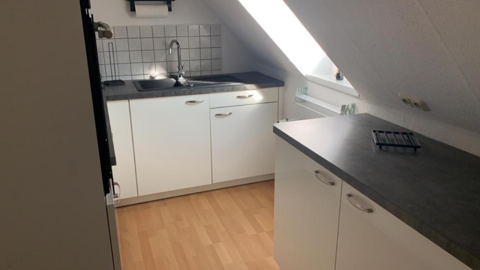 Zimmer In Wohnung, Monteure, Zentral, Enger Luaran gambar