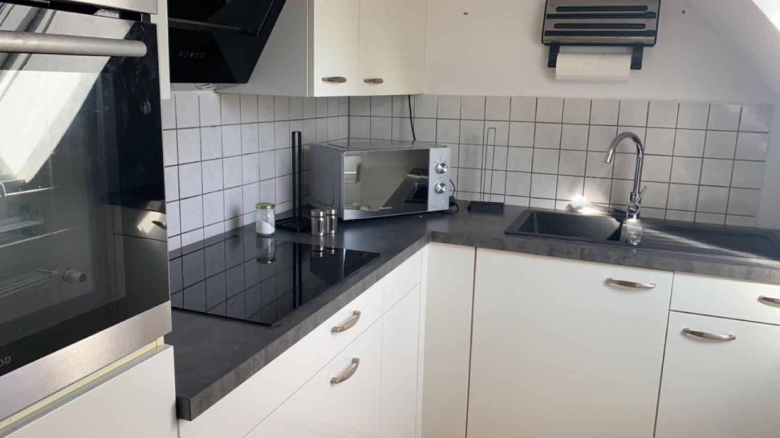 Zimmer In Wohnung, Monteure, Zentral, Enger Luaran gambar